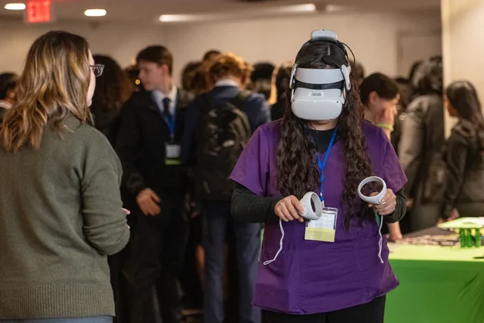 Guided Virtual Reality Healthcare Experience