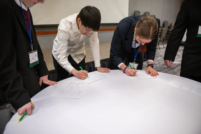 Group Table Collaboration Session
